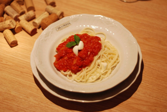 Spaghetti-ao-Pomodoro-2
